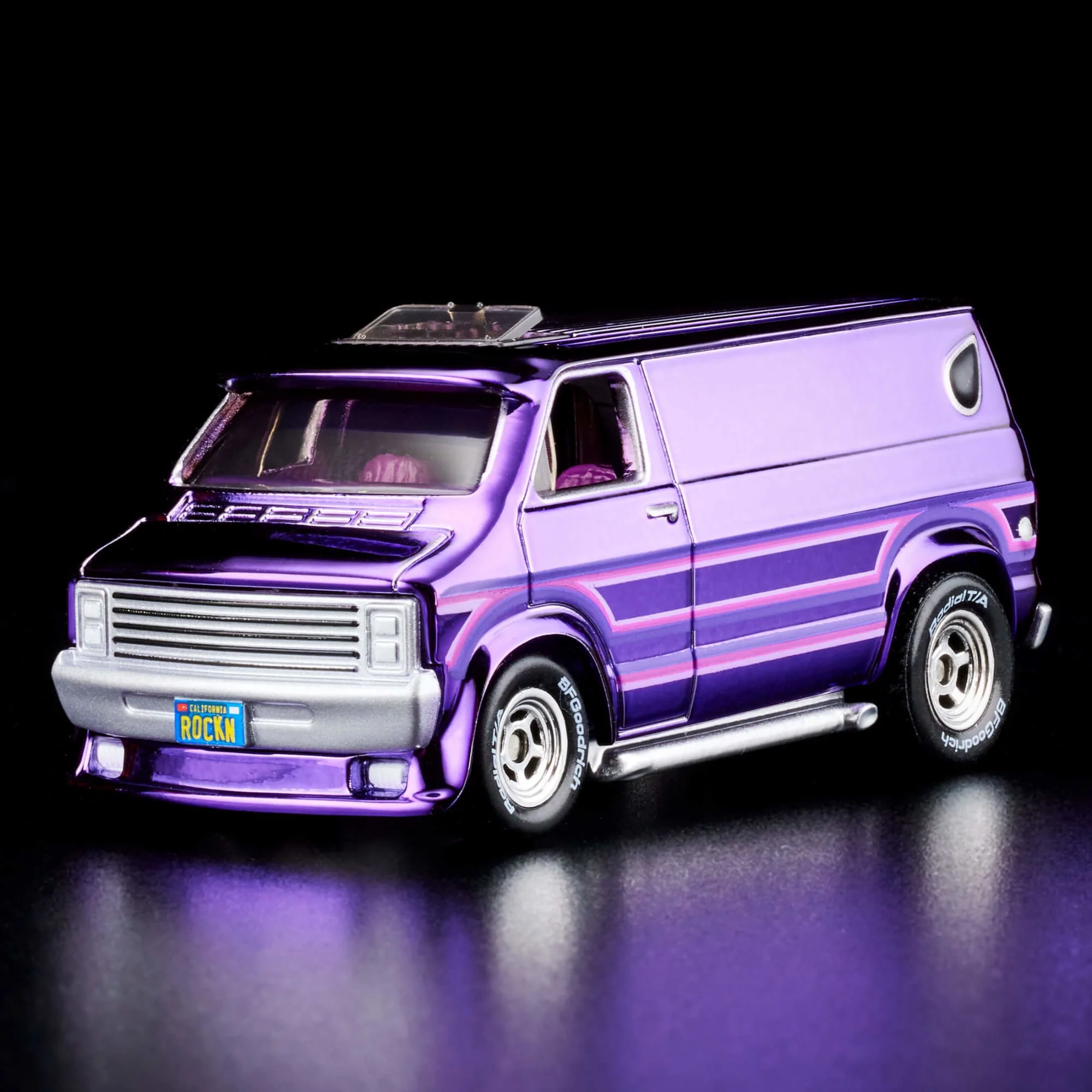 RLC Exclusive â70s Dodge Tradesman Van